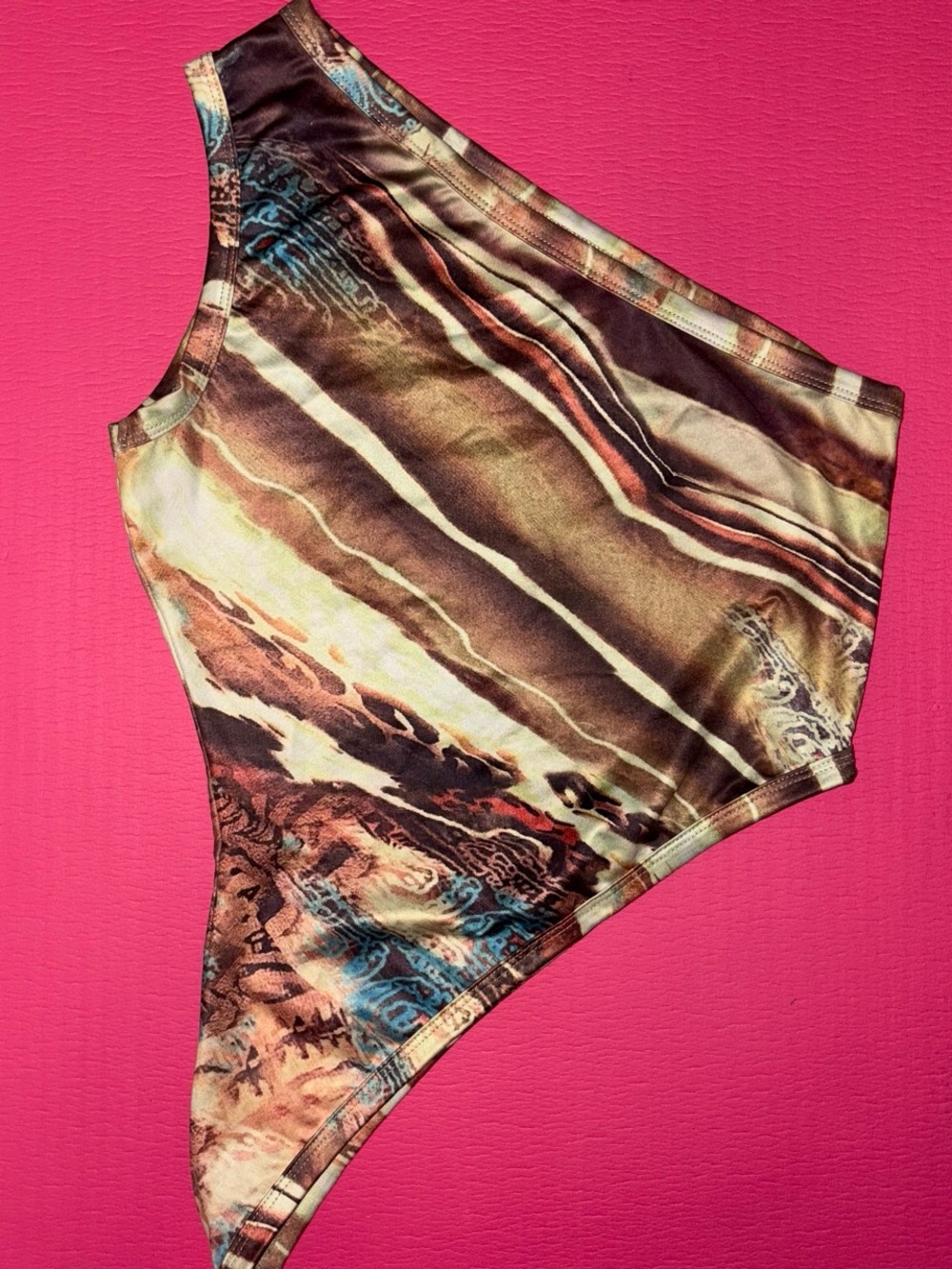 Asymmetrical crop top in Brown Multicolor